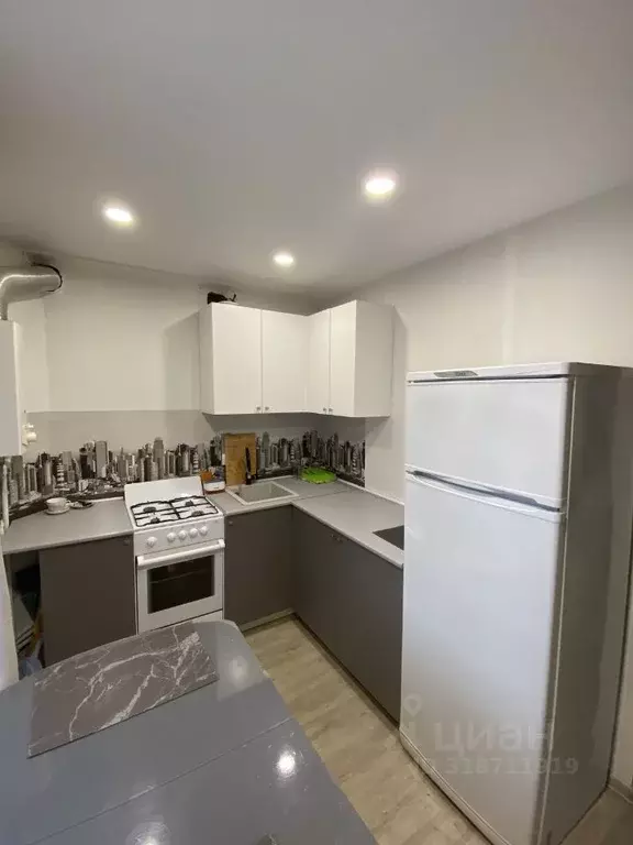 3-к кв. Коми, Сыктывкар ул. Димитрова, 48 (62.0 м) - Фото 0