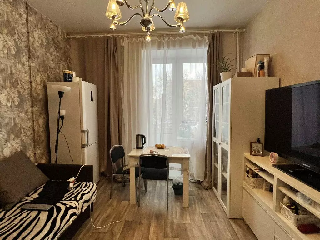 Продается комната в 4-комнатной квартире - Фото 0