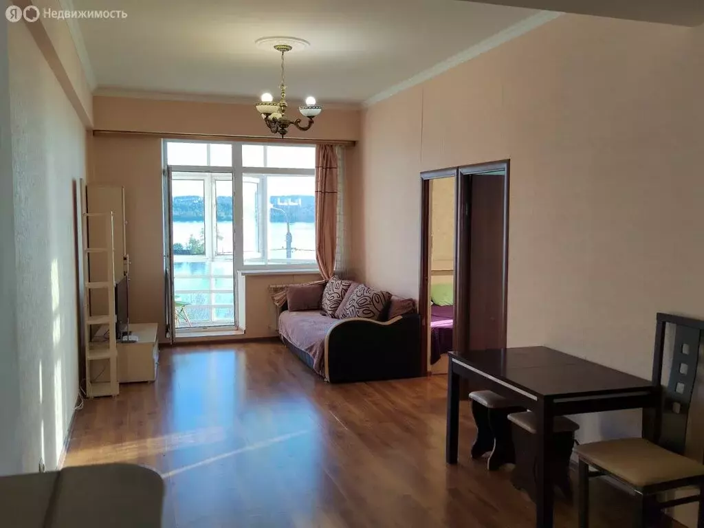 2-комнатная квартира: Иркутск, Дальневосточная улица, 126 (63.9 м) - Фото 1