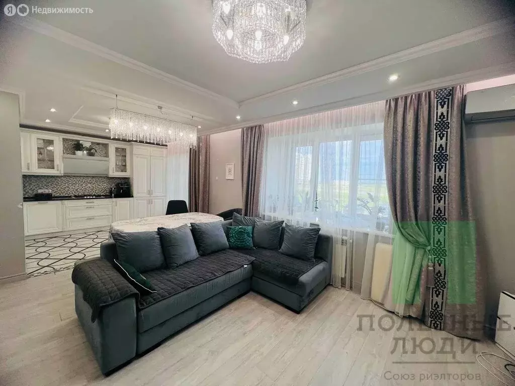 3-комнатная квартира: посёлок городского типа Медведево, улица ... - Фото 2