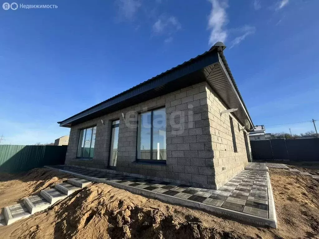 Дом в Курумоч, село Курумоч, Просторная улица (90 м) - Фото 1