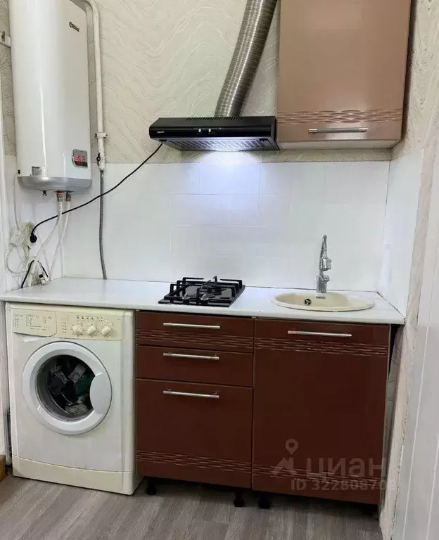 2-к кв. Астраханская область, Астрахань ул. Анатолия Сергеева, 7 (24.6 ... - Фото 1
