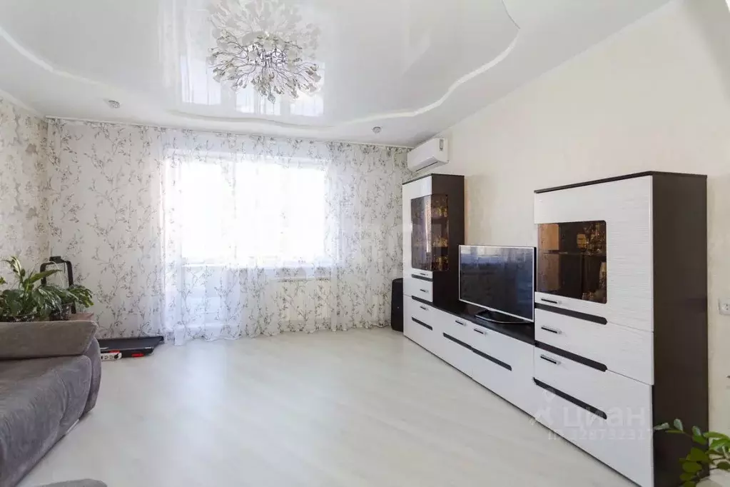 3-к кв. Кемеровская область, Новокузнецк просп. Авиаторов, 61 (64.8 м) - Фото 1