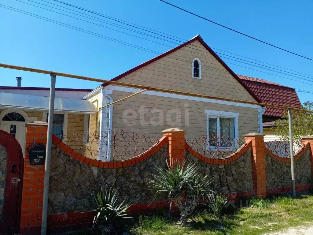 Дом в Краснодарский край, Темрюкский район, Тамань ст-ца ул. ... - Фото 1