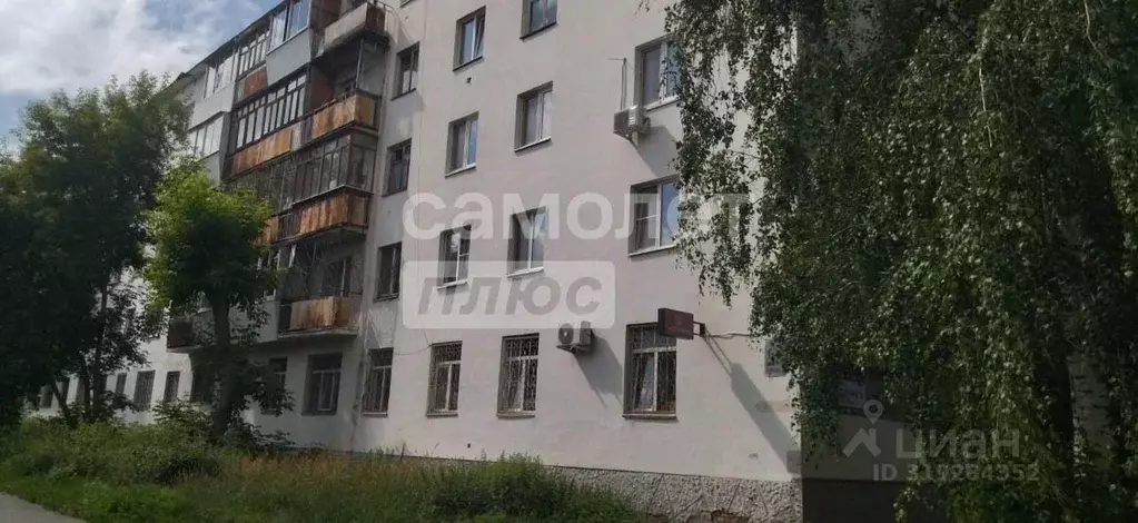 3-к кв. Свердловская область, Екатеринбург ул. 8 Марта, 59к2 (49.8 м) - Фото 0