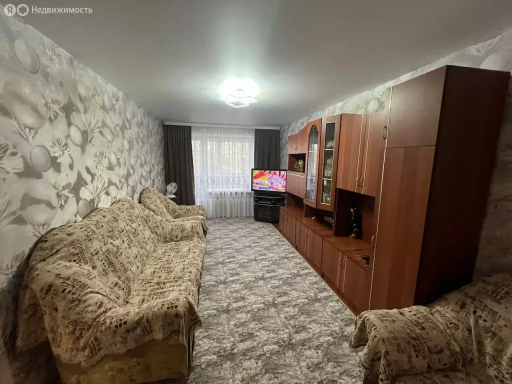 3-комнатная квартира: Октябрьский, Зелёная улица, 1 (55.2 м) - Фото 1