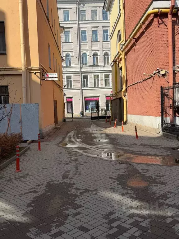 Гараж в Санкт-Петербург наб. Канала Грибоедова, 93 (12 м) - Фото 2