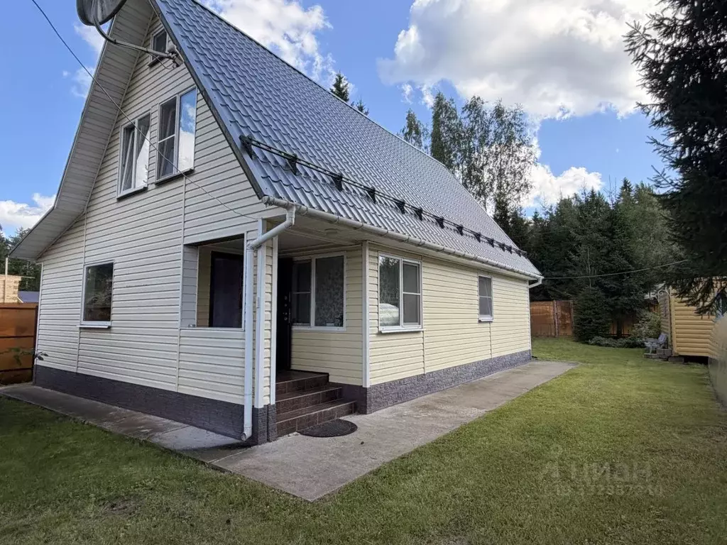 Дом в Ленинградская область, Выборгский район, Рощинское городское ... - Фото 1