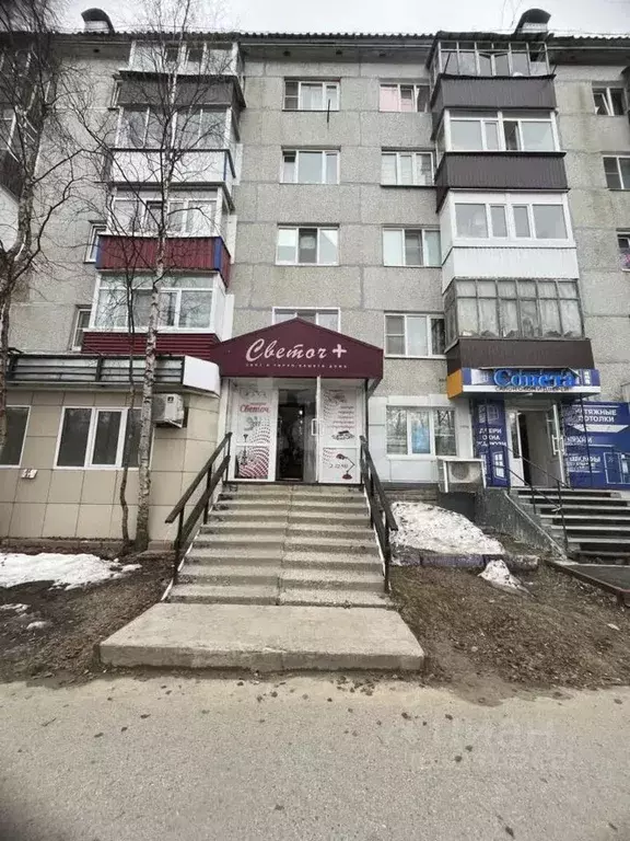 Торговая площадь в Коми, Усинск ул. Строителей, 9 (126 м) - Фото 1