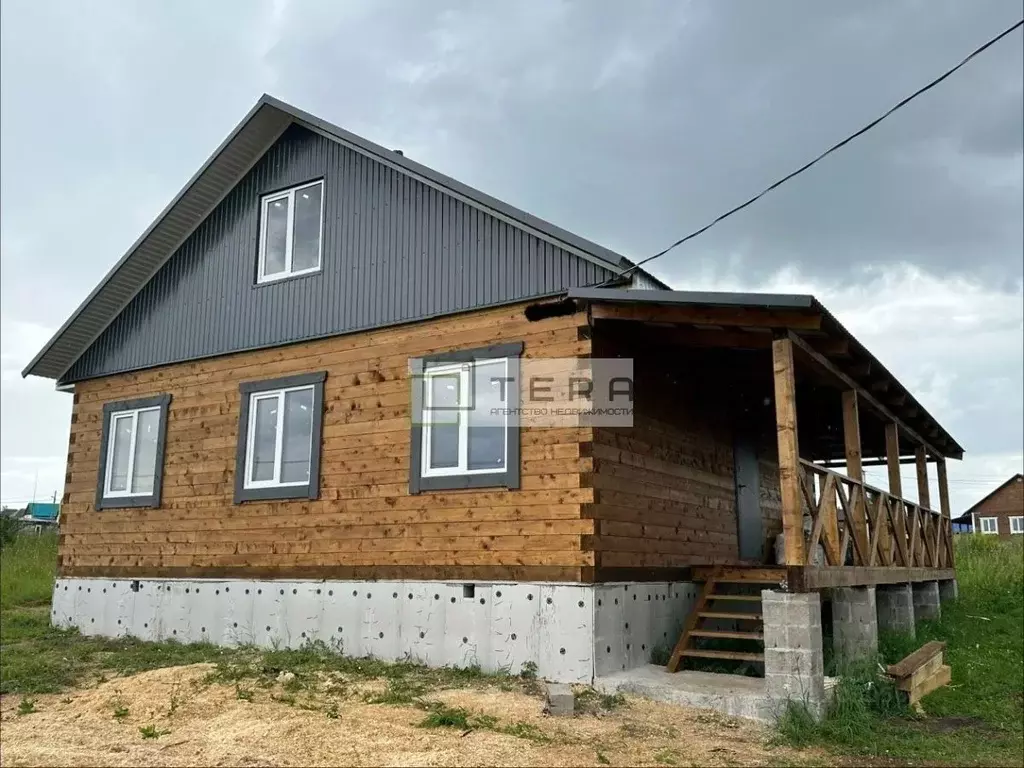 Дом в Башкортостан, Иглинский сельсовет, с. Иглино ул. Жуковского, 16 ... - Фото 1