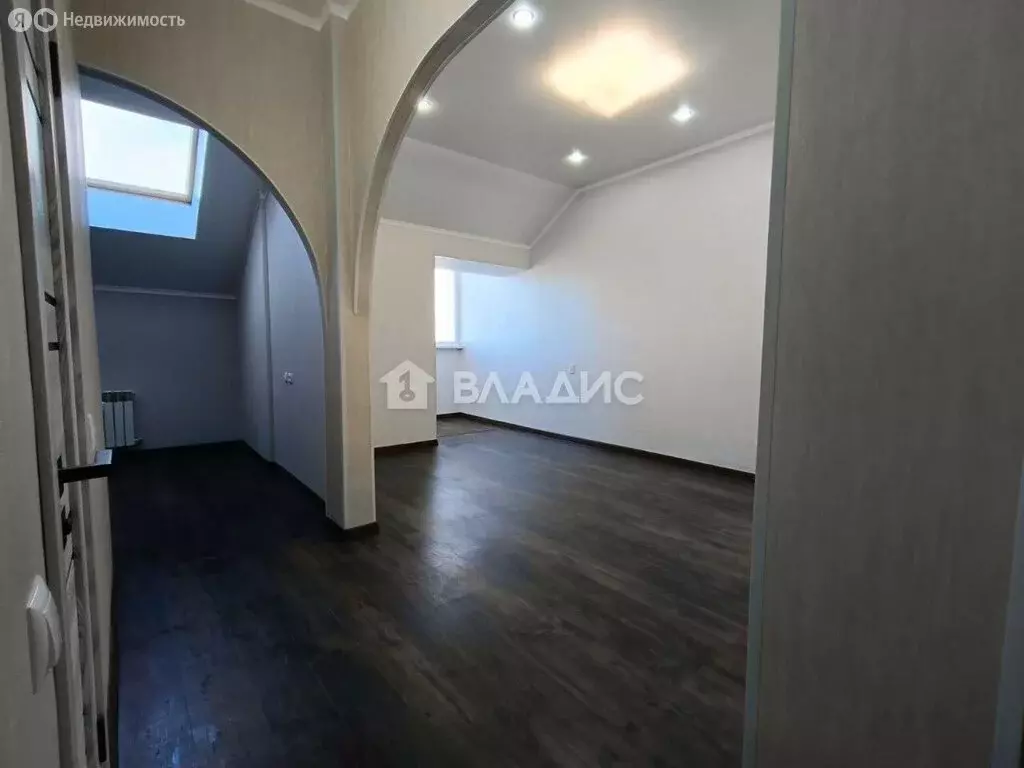 2-комнатная квартира: село Таврово, Комсомольская улица, 26Б (64.5 м) - Фото 1