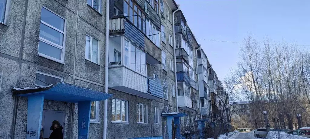 3-к кв. Омская область, Омск ул. 3-я Молодежная, 52 (64.1 м) - Фото 1