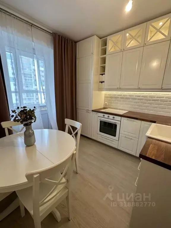 1-к кв. Тюменская область, Тюмень ул. Парада Победы, 7 (35.0 м) - Фото 1
