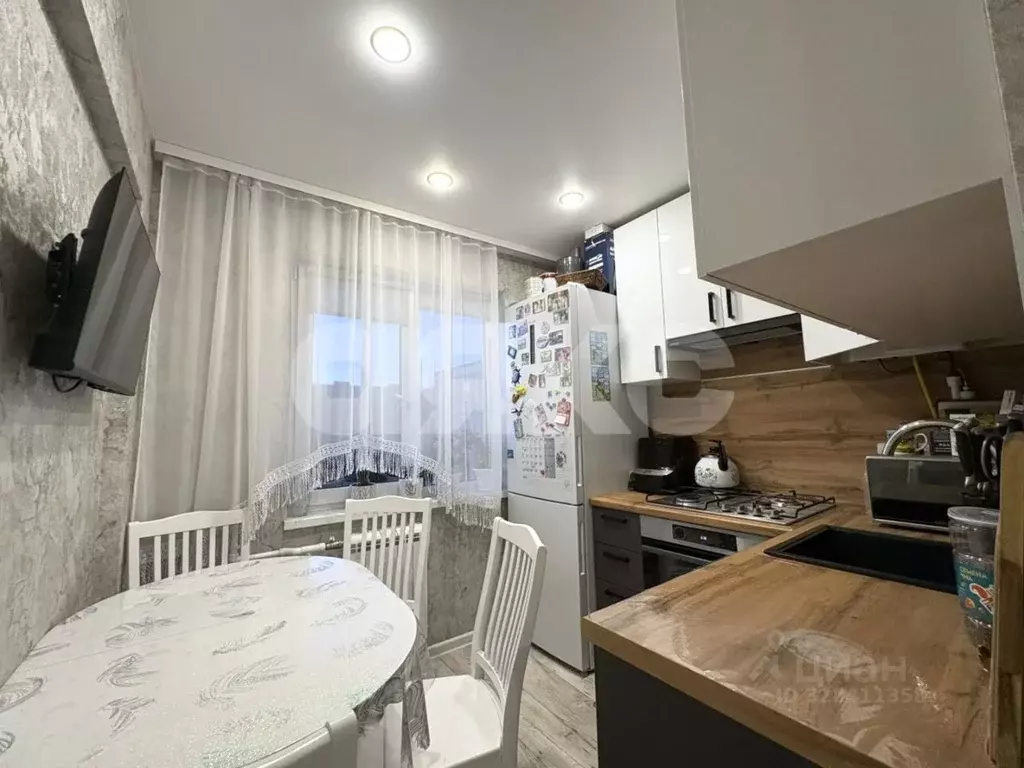 3-к кв. Волгоградская область, Волгоград ул. Академика Богомольца, 3 ... - Фото 1