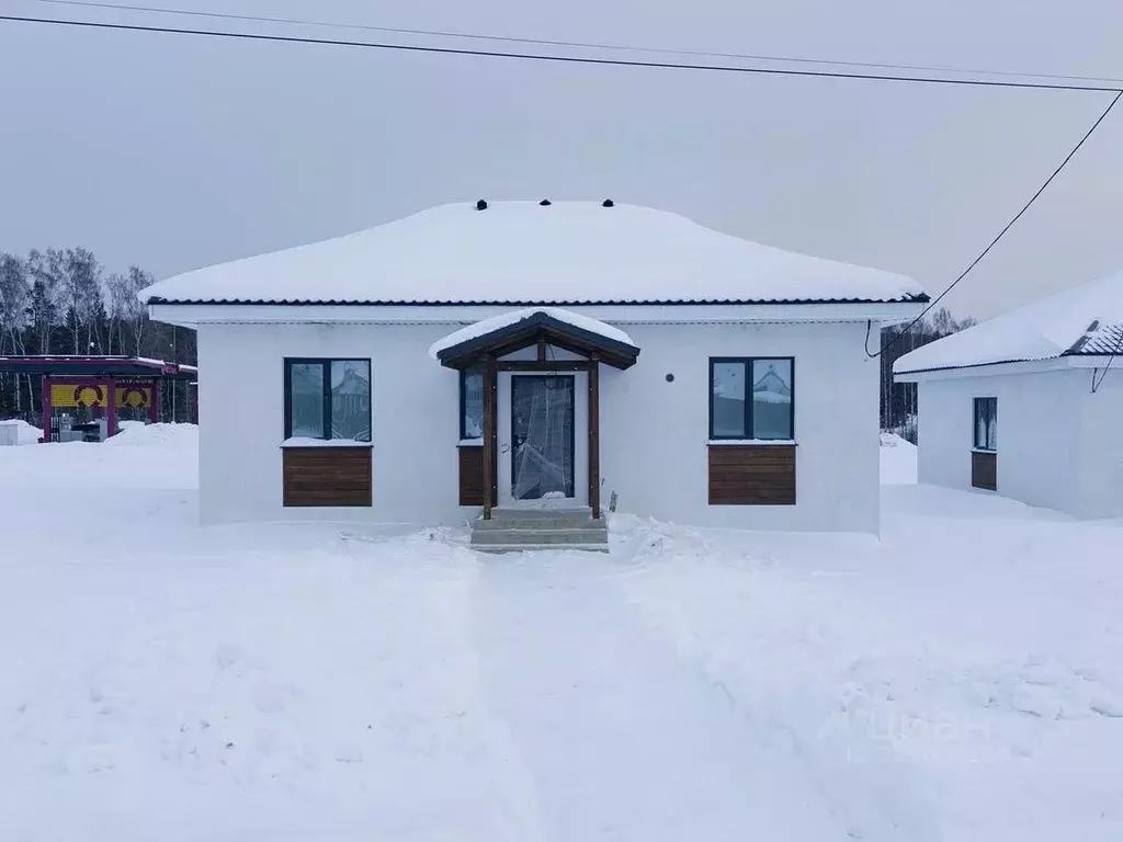 Дом в Свердловская область, Полевской муниципальный округ, с. ... - Фото 1