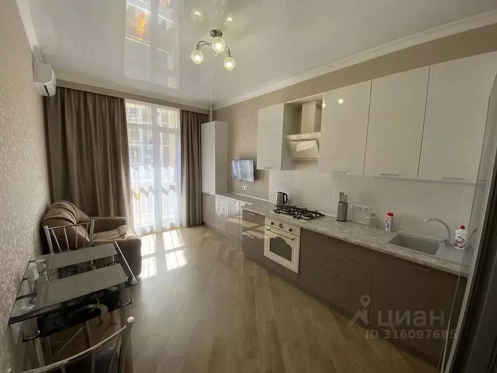 1-к кв. Краснодарский край, Геленджик Крымская ул., 22к17 (45.0 м) - Фото 0