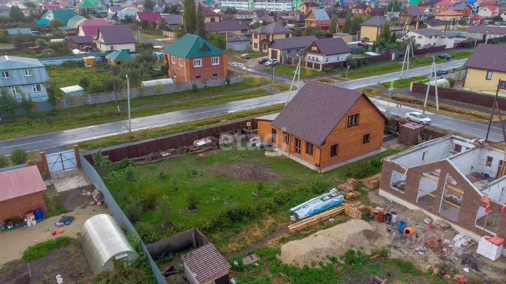 Дом в Тюменская область, Тюмень Казарово мкр, ул. Булата Сулейманова ... - Фото 1