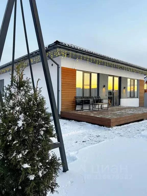 Дом в Красноярский край, Емельяново городское поселение, Емельяново ... - Фото 1