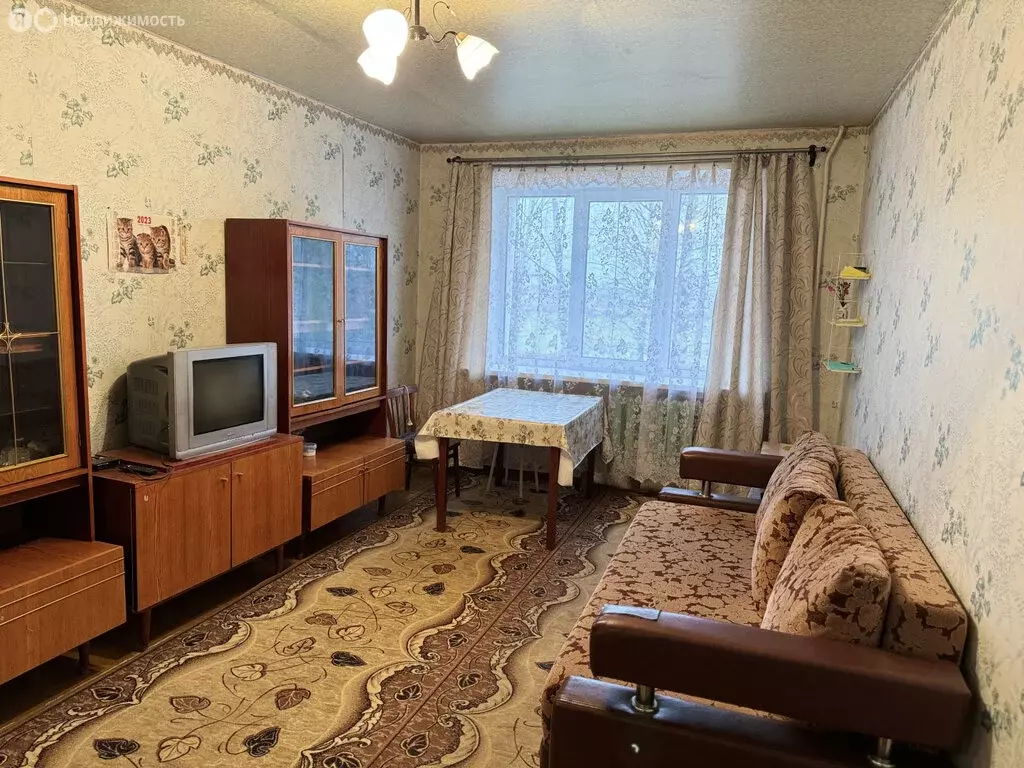 3-комнатная квартира: муниципальное образование Киров, посёлок ... - Фото 2