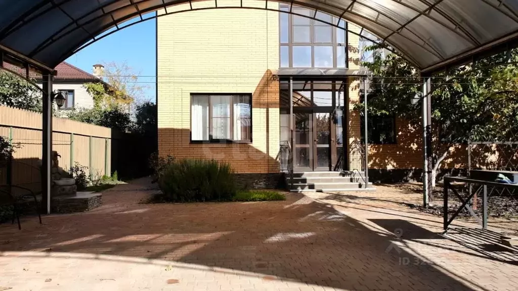 Дом в Краснодарский край, Краснодар № 1 СНТ, ул. Абрикосовая, 556 (236 ... - Фото 1