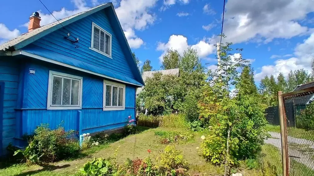 Дом в Ленинградская область, Тихвинское городское поселение, № 4 ... - Фото 1