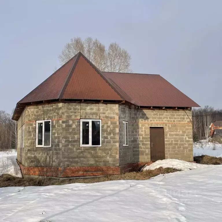 Дом в Башкортостан, Уфимский район, Русско-Юрмашский сельсовет, с. ... - Фото 1