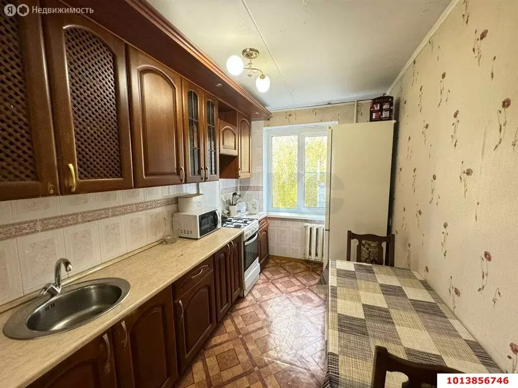 3-комнатная квартира: Краснодар, улица Красных Партизан, 75 (67 м) - Фото 1