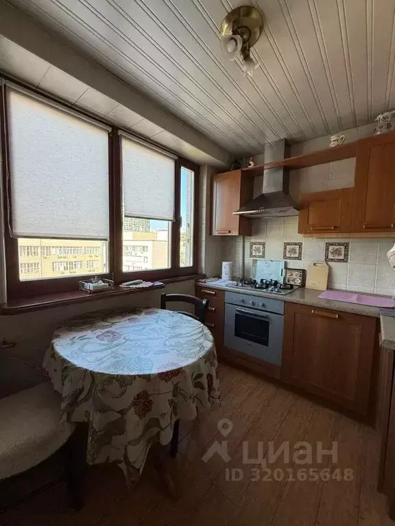 2-к кв. Краснодарский край, Сочи Центральный мкр, ул. Роз, 82 (45.0 м) - Фото 0