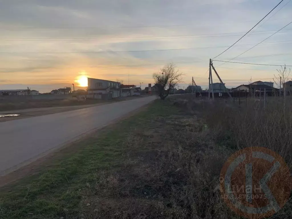 Участок в Крым, Евпатория городской округ, Заозерное пгт ул. Садовая ... - Фото 1