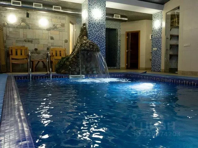 Дом в Свердловская область, Екатеринбург ул. Бакинских Комиссаров (220 ... - Фото 2