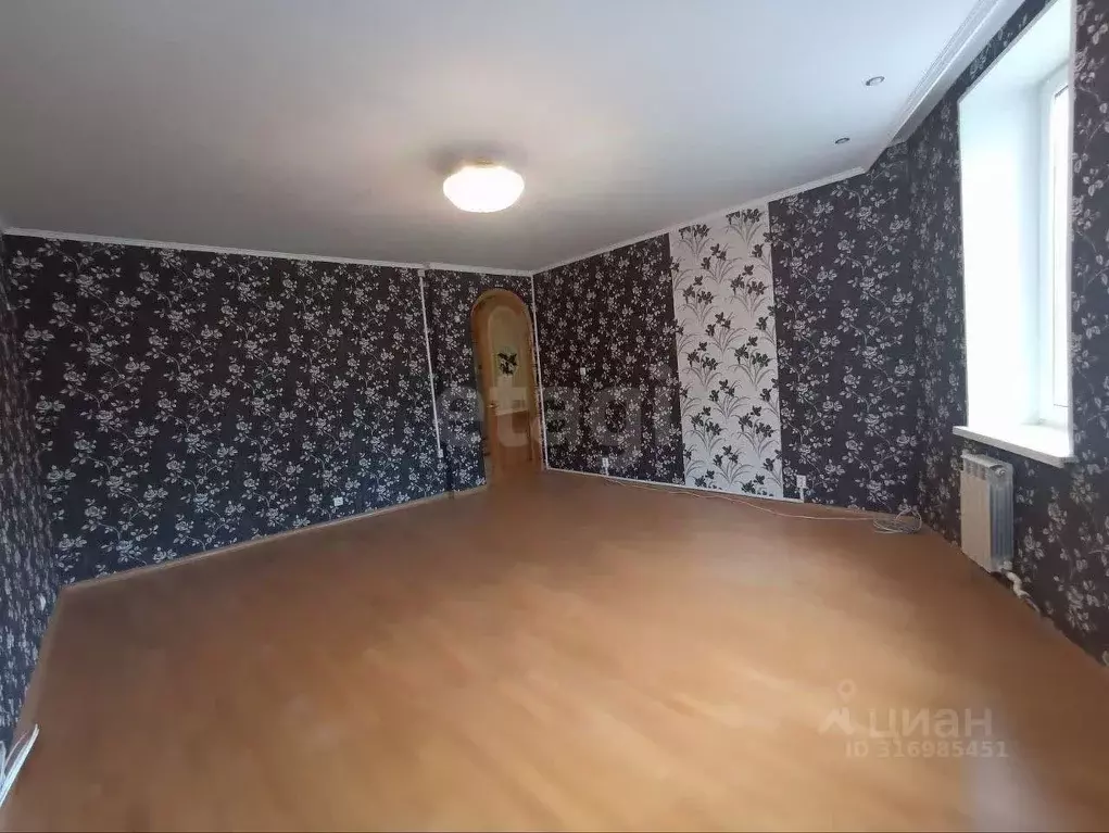3-к кв. Брянская область, Брянск ул. Фокина, 93 (216.9 м) - Фото 0
