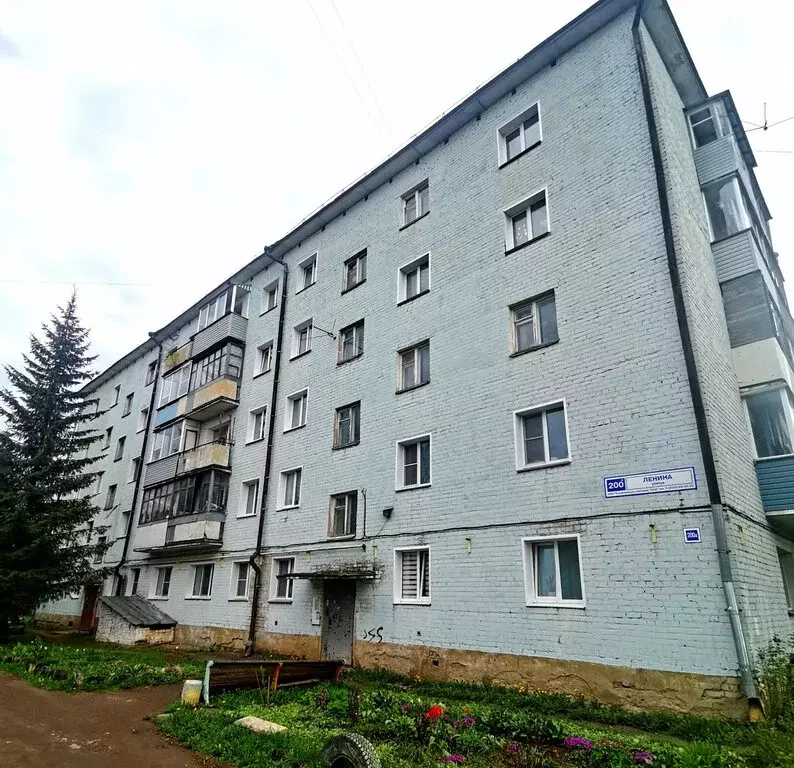 3-комнатная квартира: Киров, улица Ленина, 200А (57 м) - Фото 1