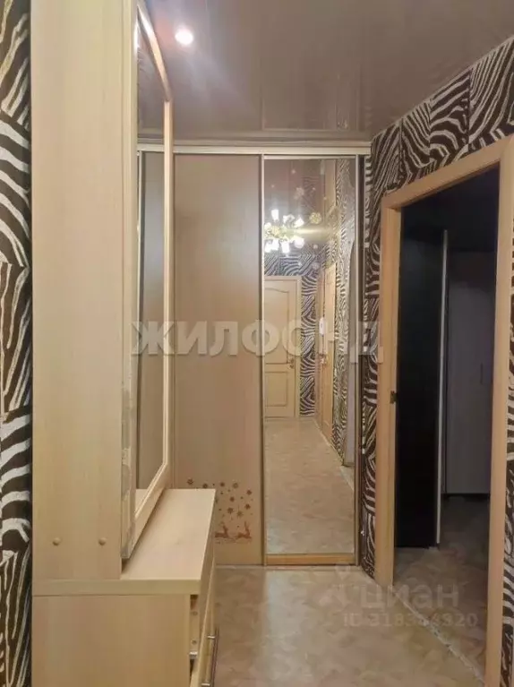 3-к кв. Новосибирская область, Новосибирск ул. Доватора, 33/1 (57.7 м) - Фото 0