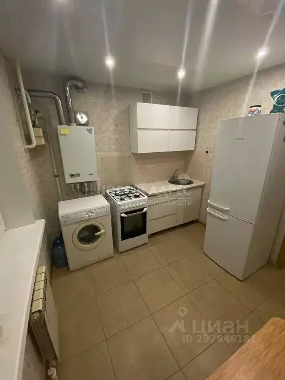 2-к кв. Калужская область, Калуга ул. Братьев Луканиных, 7 (45.7 м) - Фото 0