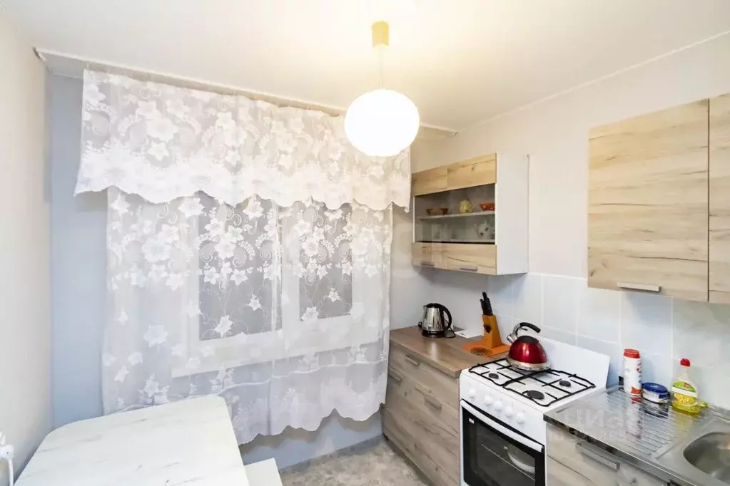 3-к кв. Тюменская область, Тюмень проезд Геологоразведчиков, 30 (62.0 ... - Фото 1