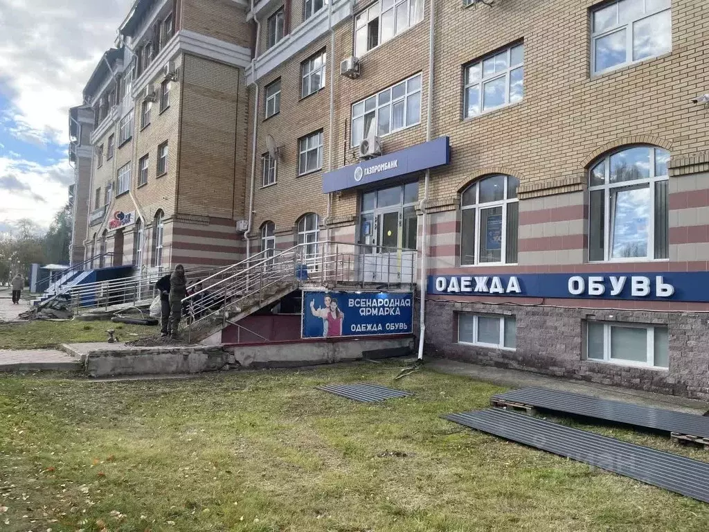 Торговая площадь в Ханты-Мансийский АО, Ханты-Мансийск ул. Мира, 52 ... - Фото 1