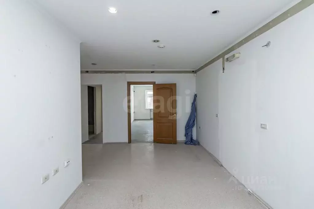 4-к кв. Ханты-Мансийский АО, Сургут Быстринская ул., 22 (80.9 м) - Фото 1