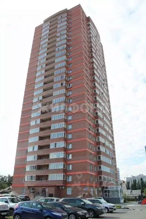 2-к кв. Новосибирская область, Новосибирск ул. Толстого, 56 (82.4 м) - Фото 0