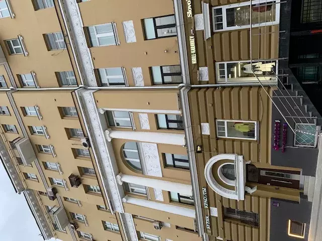 Продается 4-комнатная квартира - Фото 1