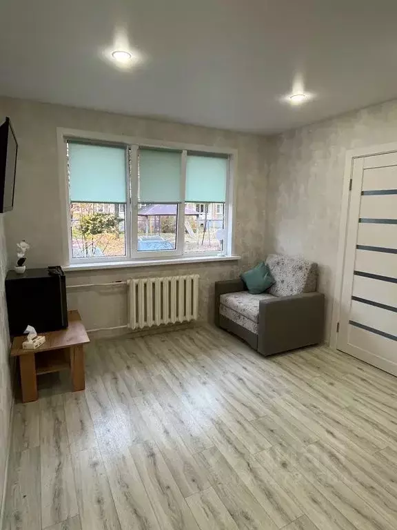 2-к кв. Псковская область, Псков Рижский просп., 44А (42.0 м) - Фото 1