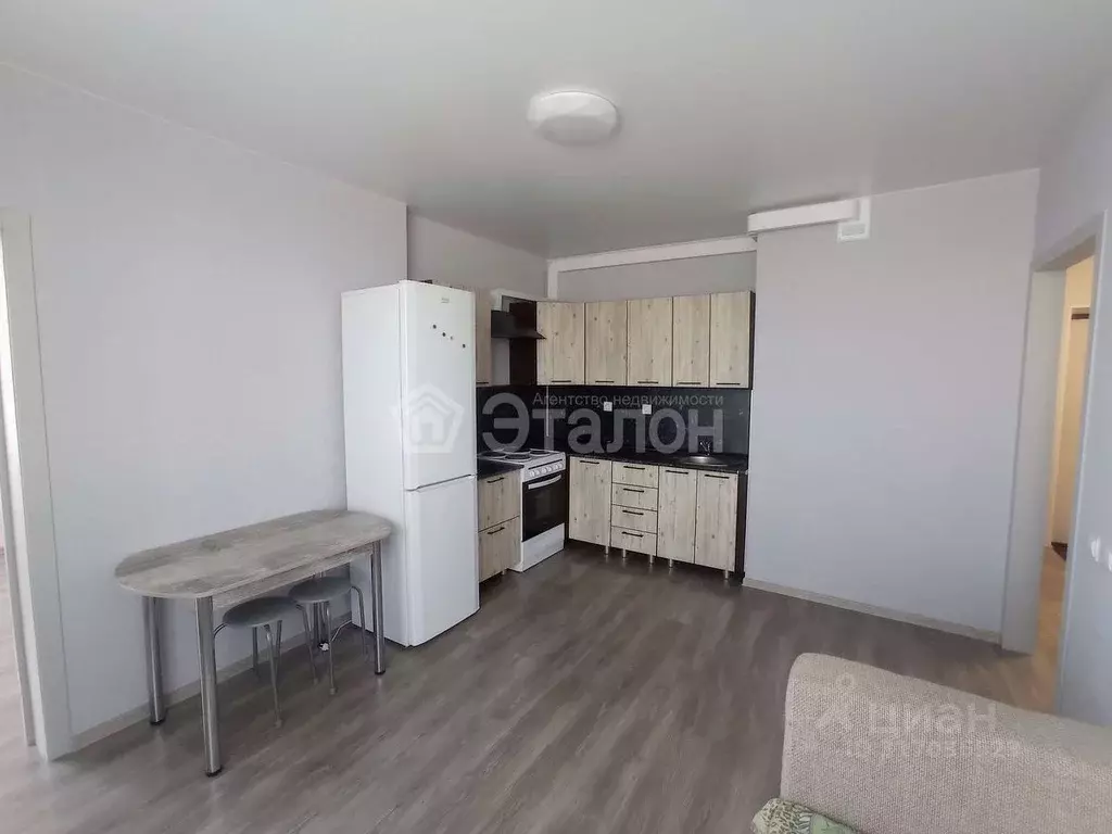 2-к кв. Волгоградская область, Волгоград ул. Гаря Хохолова, 2 (52.9 м) - Фото 0