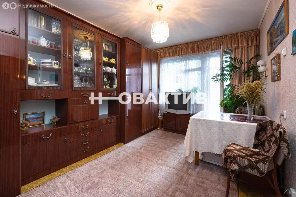 3-комнатная квартира: Новосибирск, улица Жуковского, 106/2 (58.4 м) - Фото 1
