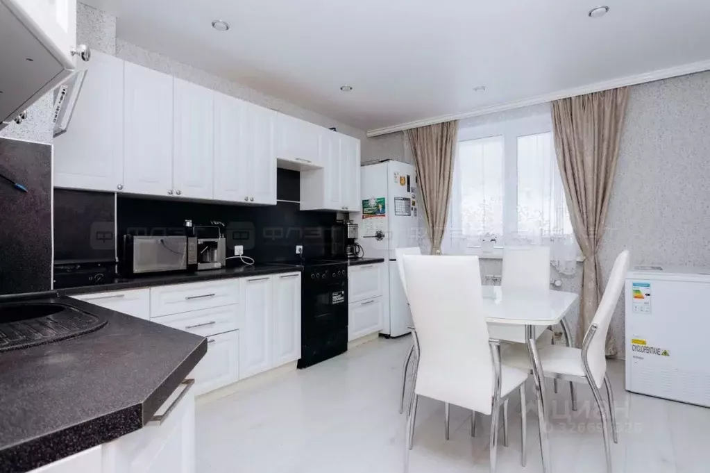 2-к кв. Татарстан, Казань ул. Зилантовская, 20 (62.3 м) - Фото 1