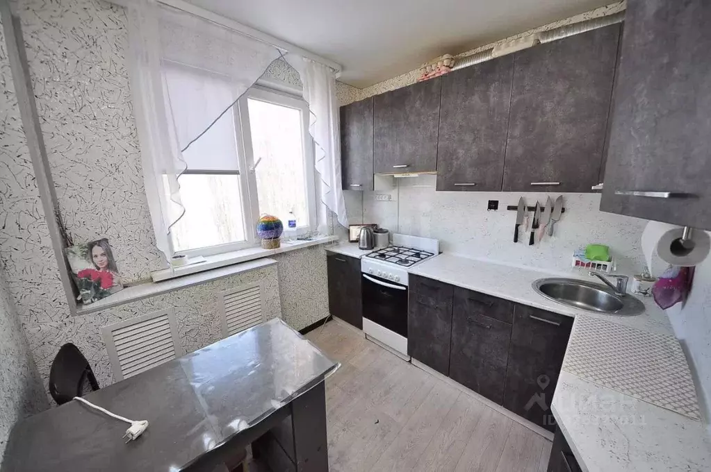 2-к кв. Башкортостан, Ишимбай ул. Чкалова, 3 (42.7 м) - Фото 1