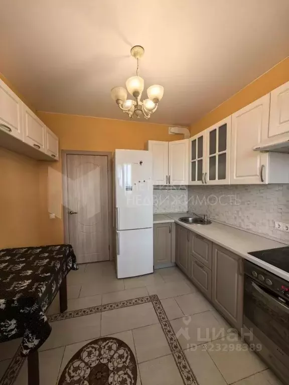 4-к кв. Тюменская область, Тюмень ул. Жуковского, 92 (82.5 м) - Фото 0