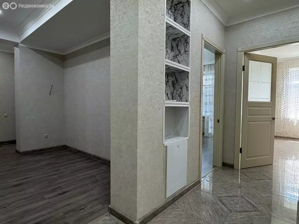 2-комнатная квартира: Каспийск, проспект Акулиничева, 1 (92.7 м) - Фото 2