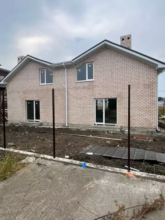 Дом в Краснодарский край, Краснодар ул. Писателя И.Ф. Вараввы (200 м) - Фото 2