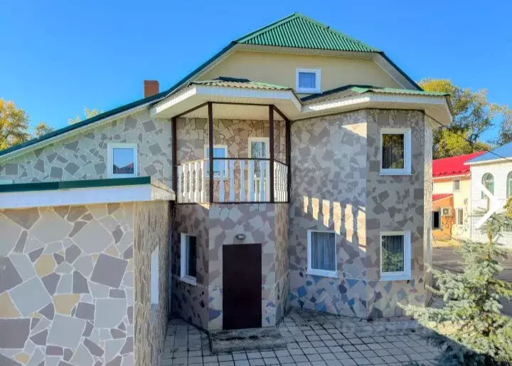 Дом в Самарская область, Кинель Лебедь мкр, пер. Железнодорожный, 1С ... - Фото 1