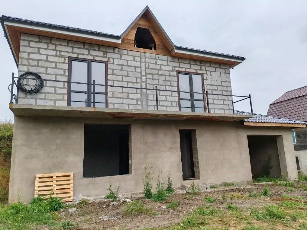 Дом в Иркутская область, Иркутский муниципальный округ, д. Карлук ул. ... - Фото 1