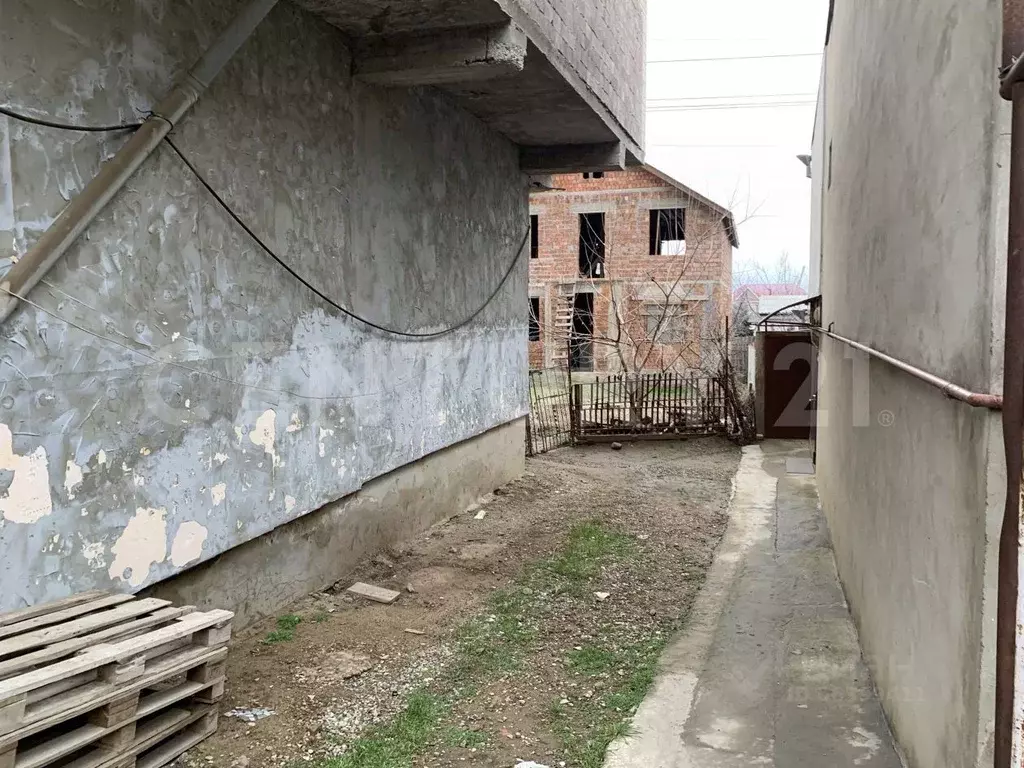 Дом в Дагестан, Махачкала ул. Научная, 14 (100 м) - Фото 1